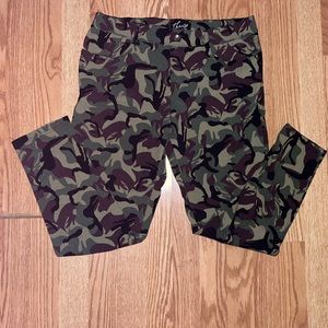 Thrill Army Camo Stretch Pants (Bin A)